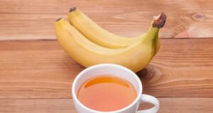 Té de plátano con canela destacada